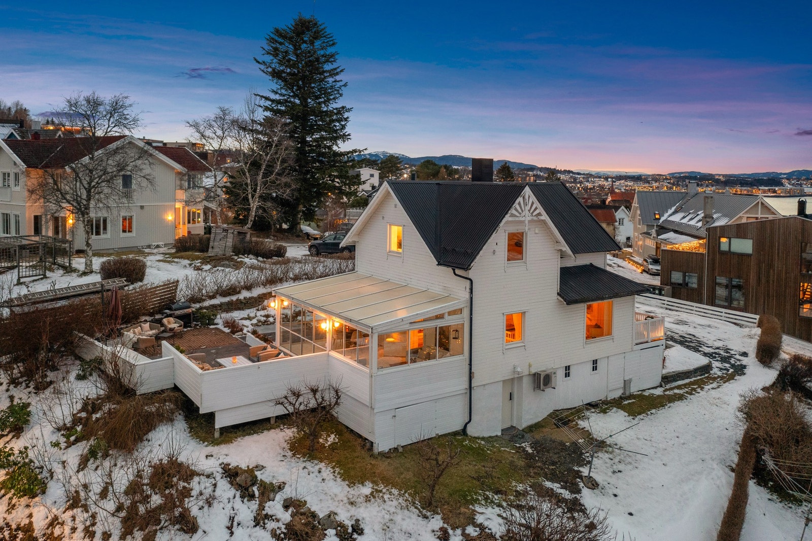 Eiendommen har en attraktiv og ettertraktet beliggenhet på Ranheim. Galleribilde