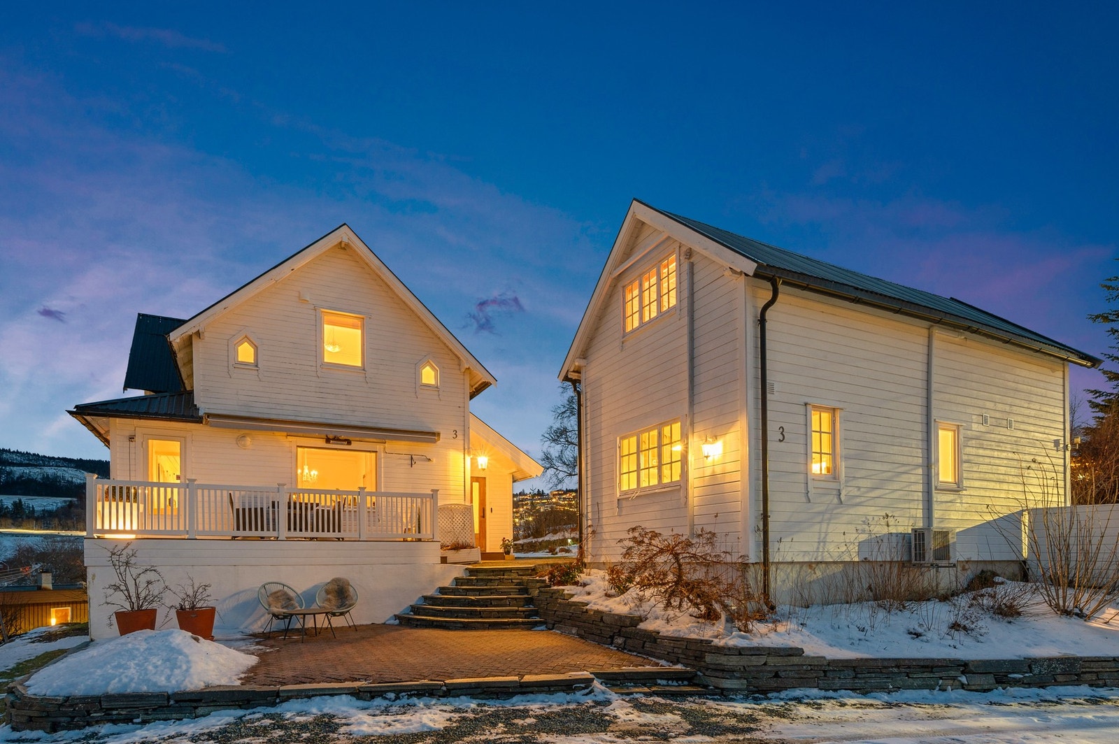 Eneboligen kompletteres av en separat utleiedel over to etasjer. Galleribilde