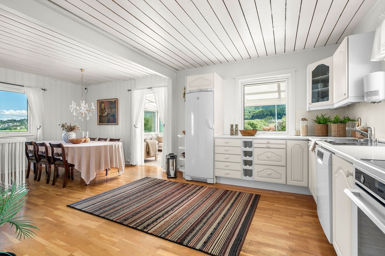 Boligen er originalt oppført i 1916 og er oppgradert i nyere tid, samtidig som det originale preget er bevart og gir boligen sjel og karakter. Galleribilde