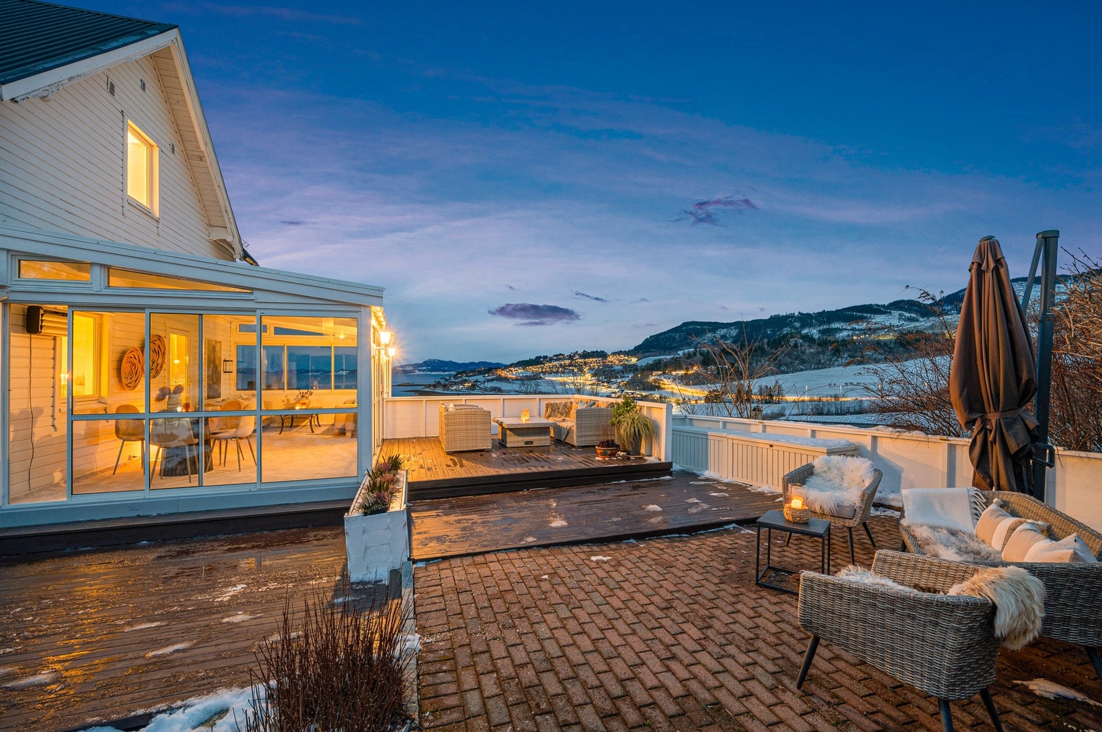 Velkommen til Losjevegen 3 - en ærverdig enebolig med sentral beliggenhet på Ranheim og umiddelbar nærhet til det meste. Galleribilde