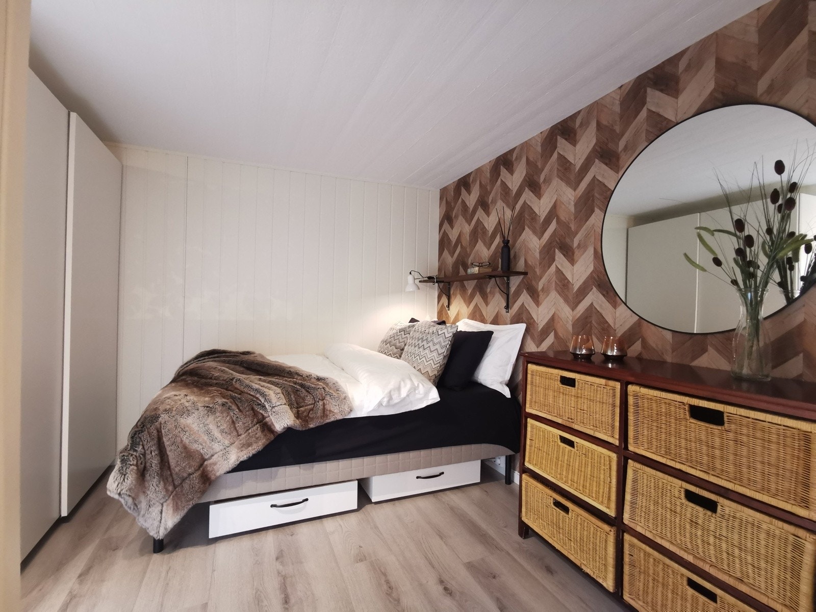 Plass til en seng av god størrelse i hybelens gang. Galleribilde