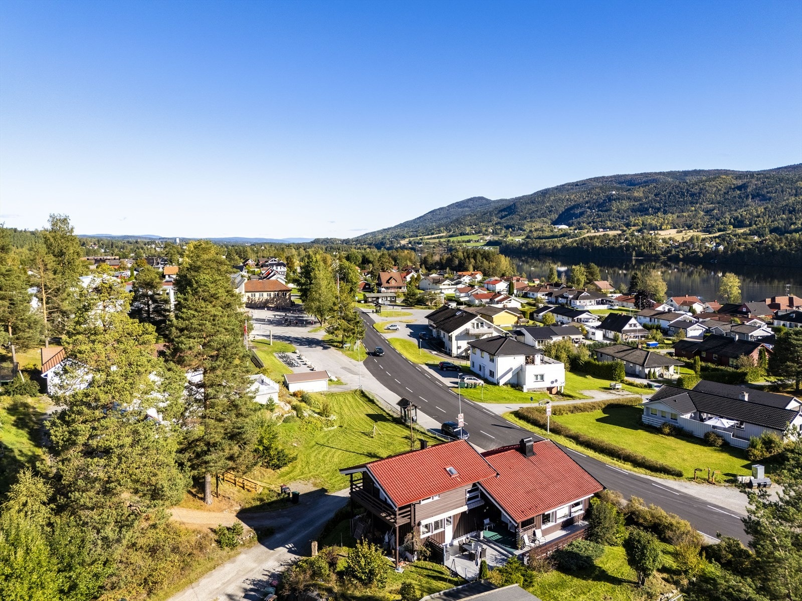 Bergsjø ligger i kort avstand og byr på både fiske- og bademuligheter. Galleribilde
