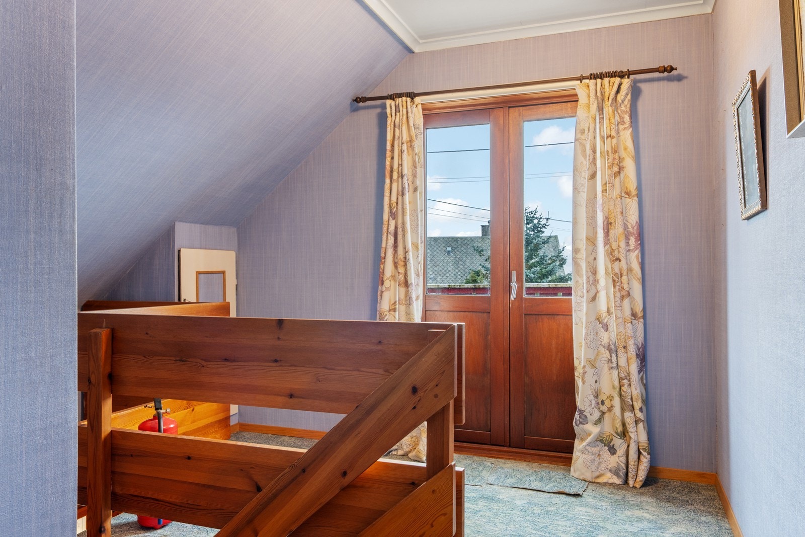 Gang med utgang til østvendt morgenterrasse med utsikt til Karmsundet Galleribilde