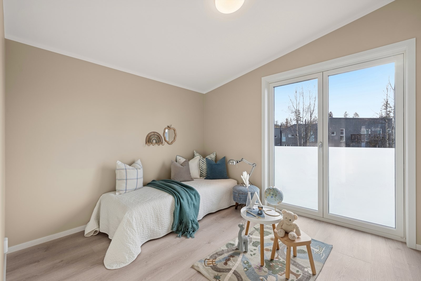 Lyse og innbydende soverom Galleribilde