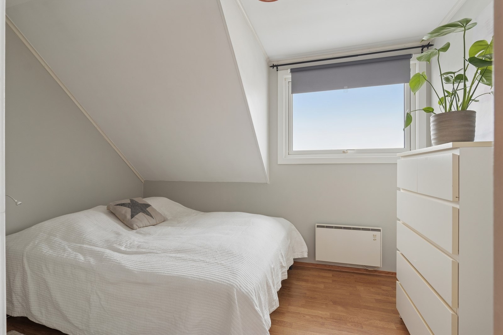 Soverom 3 er lyst og av god størrelse. Galleribilde