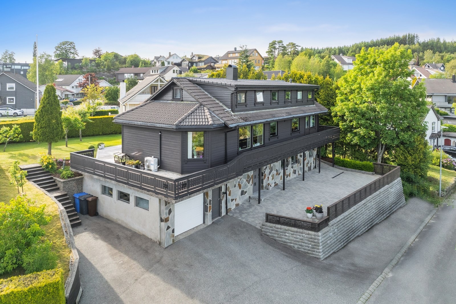 Velkommen til Blåberget 22! Presenteres av Britt Fagerland i Eiendomsmegler 1 Jærmegleren. Foto: Sven Robin Alexander Malm Galleribilde