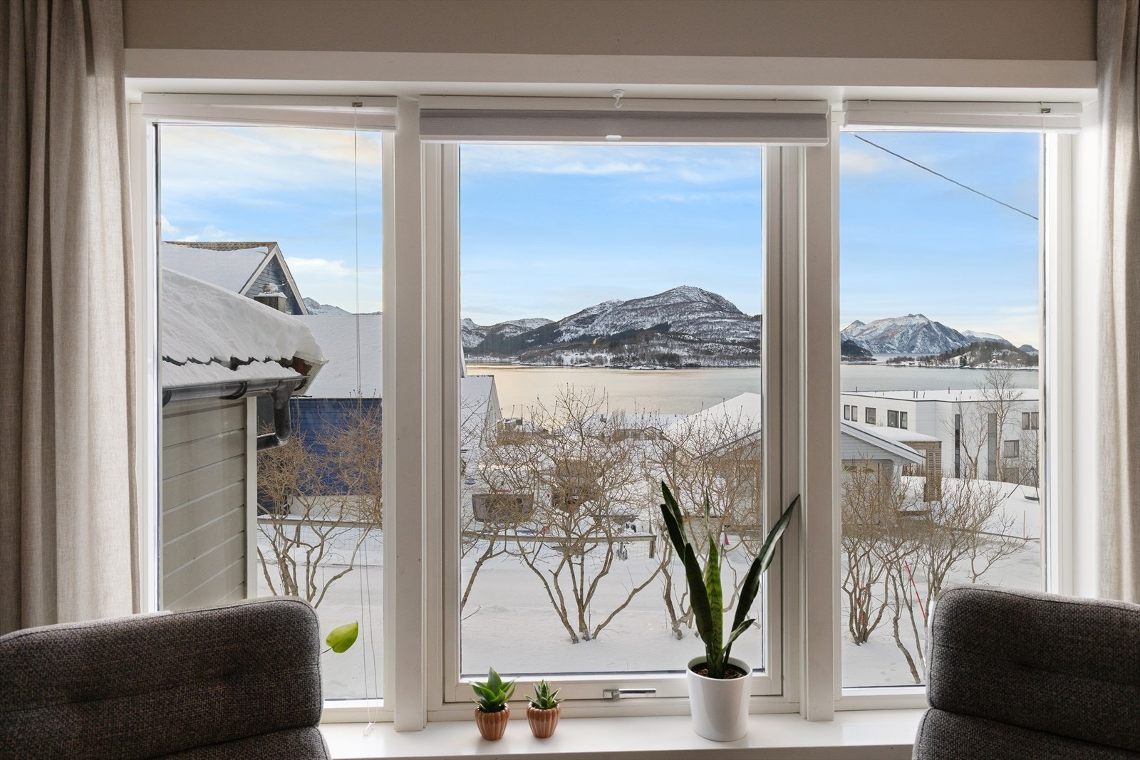 Fra stuen kan du nyte denne flotte utsikten! Galleribilde