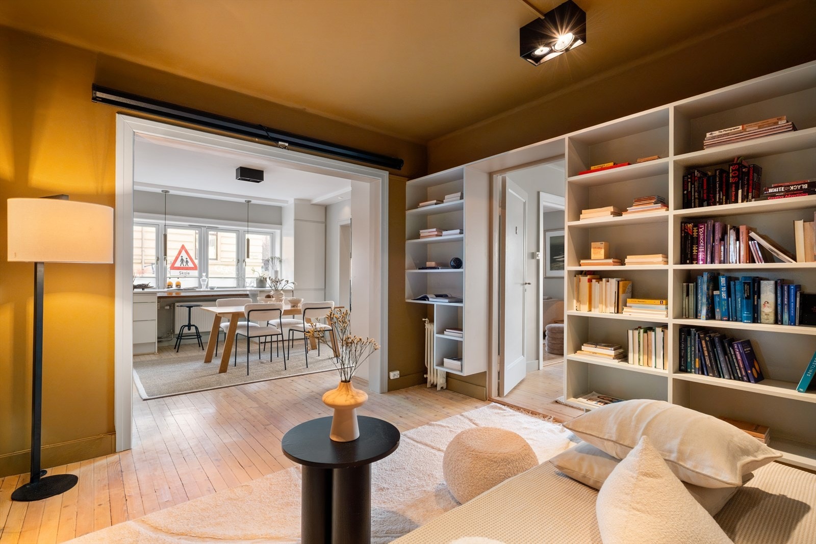 Rommet fungerer utmerket som ekstra stue, TV-rom eller lesekrok. Galleribilde