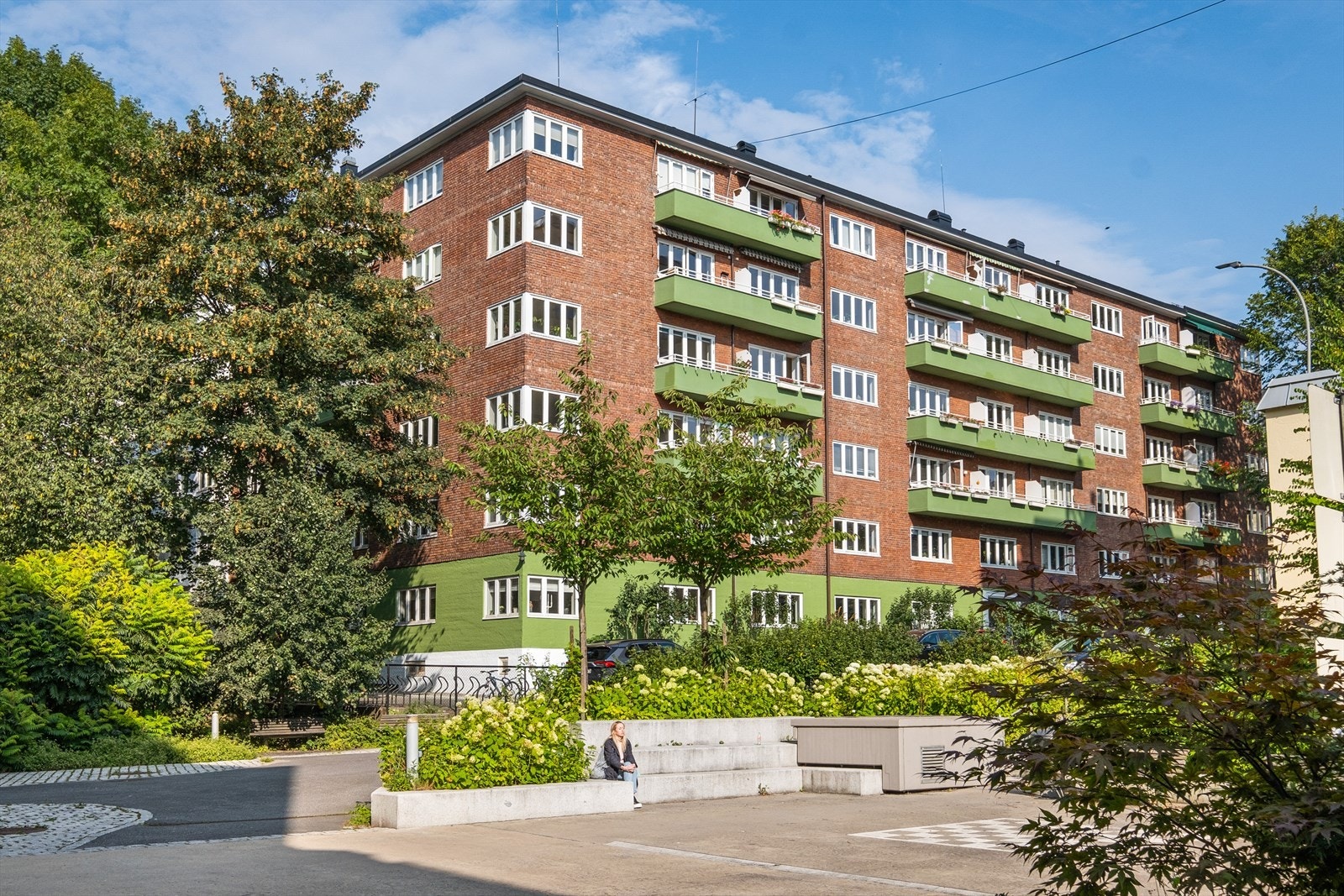 Aksjelaget består av 58 leiligheter. Aksjelaget har 9 parkeringsplasser til benyttelse for beboerne. 8 av plassene har egen EL-lader med tilgang via appen Wattif. Galleribilde