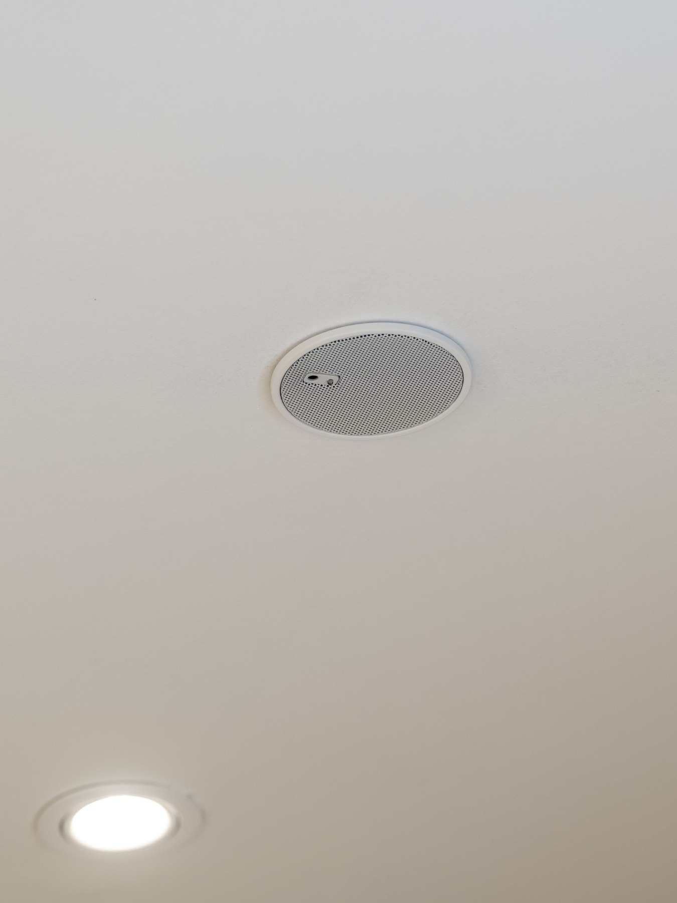 På badet er det innfelt høytaler. Galleribilde