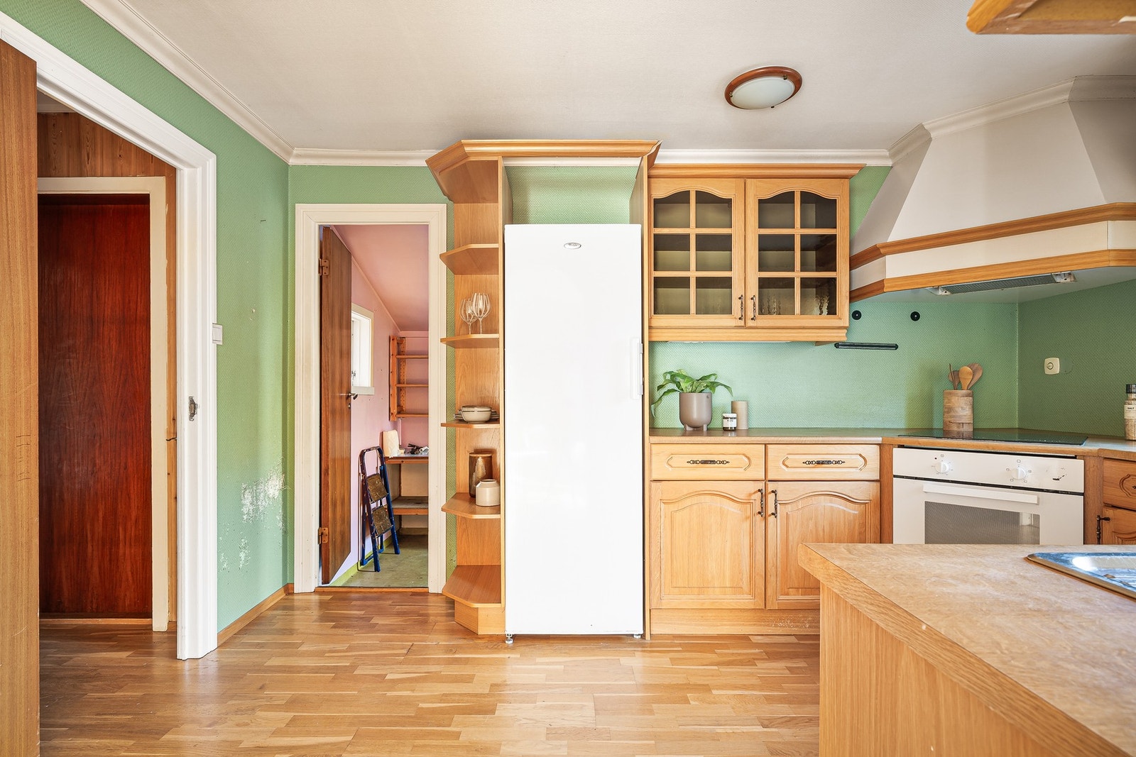 Fra kjøkkenet er det tilknytning til vaskerommet Galleribilde