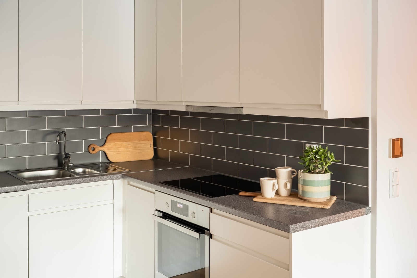 Leiligheten er godt isolert og har et godt inneklima med både balansert ventilasjon og oppvarming via fjernvarme. Galleribilde