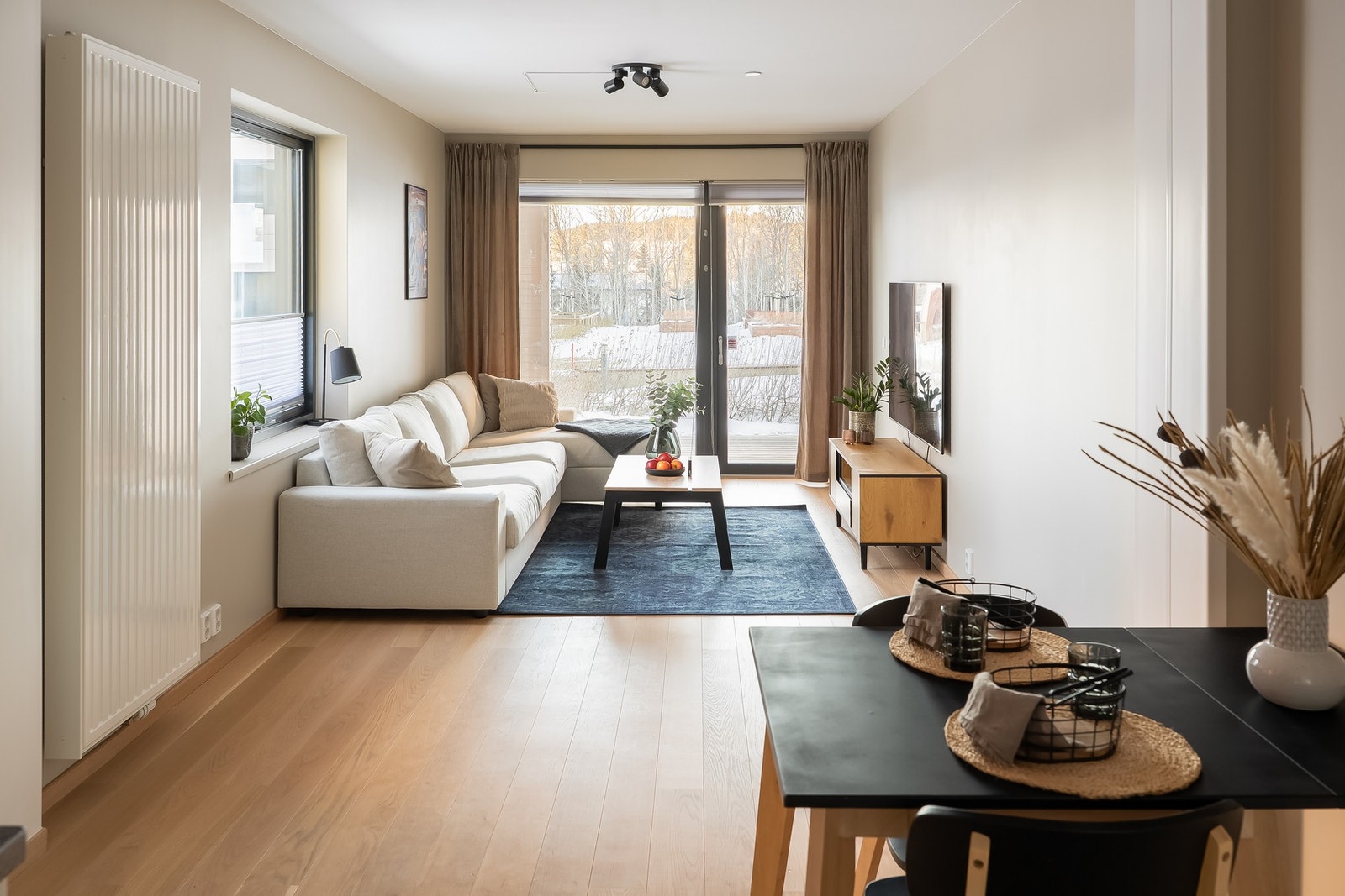 God plass til egen spiseplass i tillegg til hyggelig sofakrok. Galleribilde