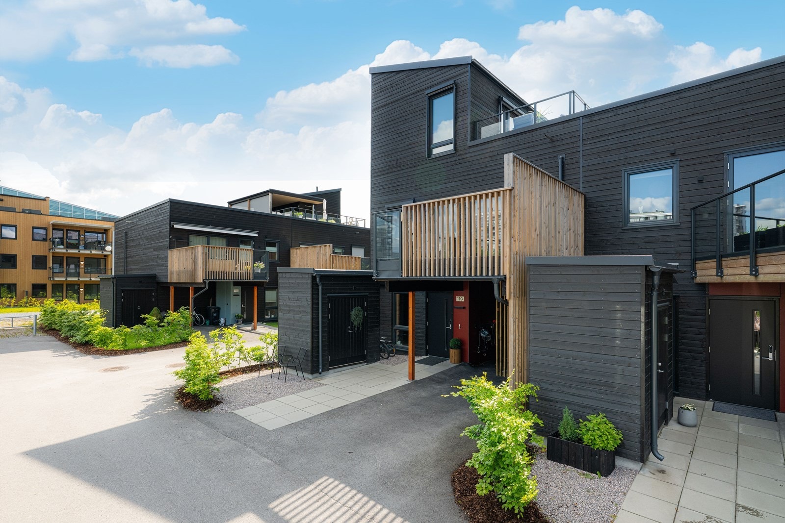 Gjennomført oppgradert med nøye utvalgte kvalitetsforbedringer og eksklusive tilvalg som gir et stilrent og moderne uttrykk. Galleribilde