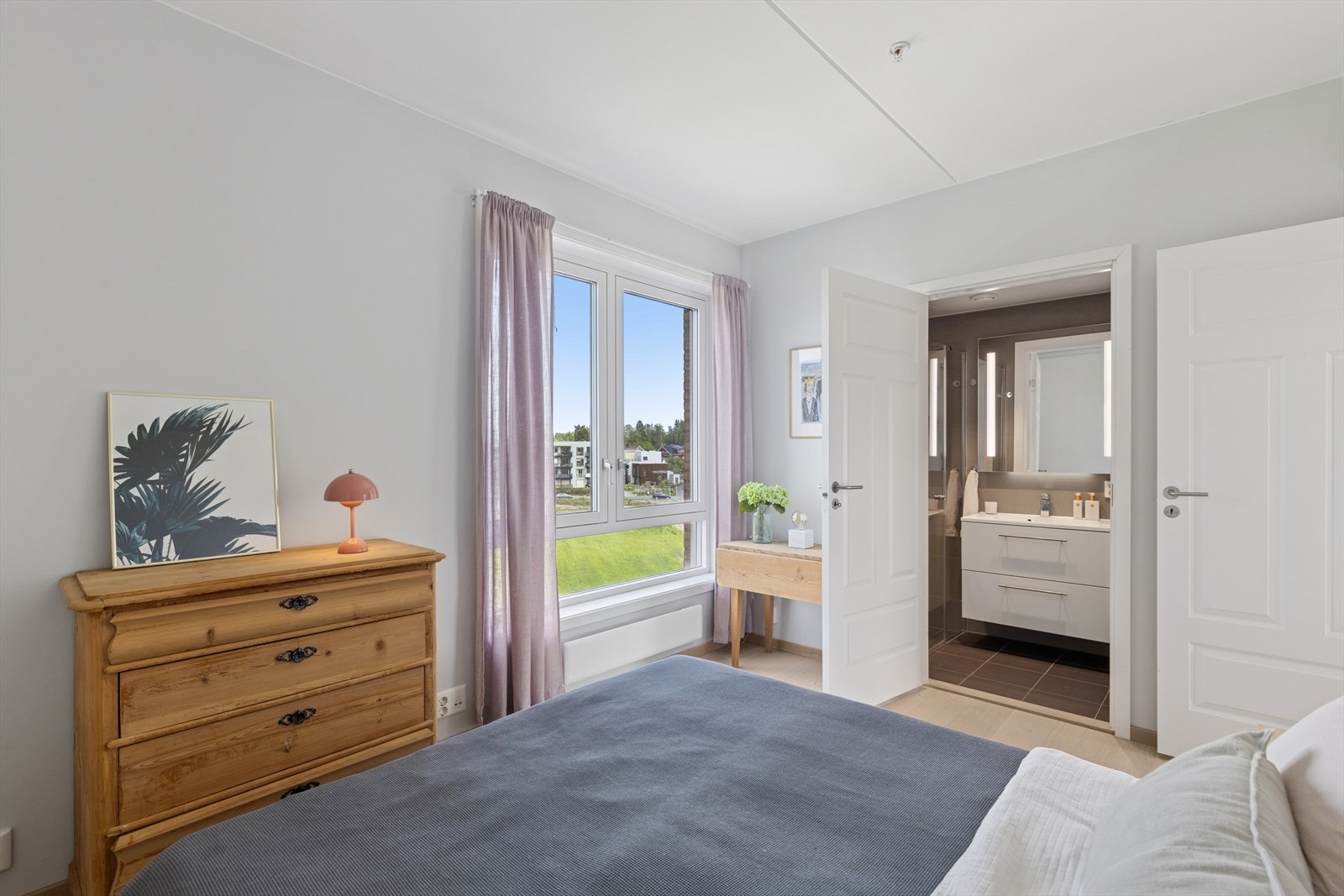 Rommet har tilgang til eget bad, en hverdagsluksus! Galleribilde