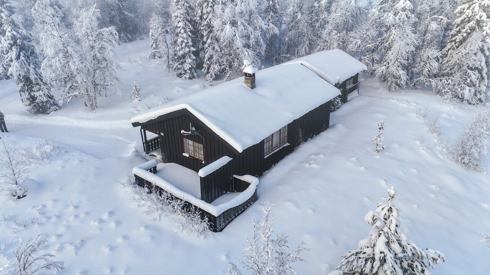 En tradisjonell og trivelig hytte, som ligger tett på naturen. Galleribilde