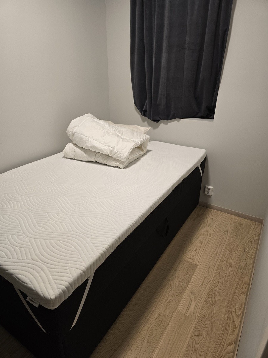 Utleierom bilde 1/2 (Seng 120 med oppbevaring) Galleribilde
