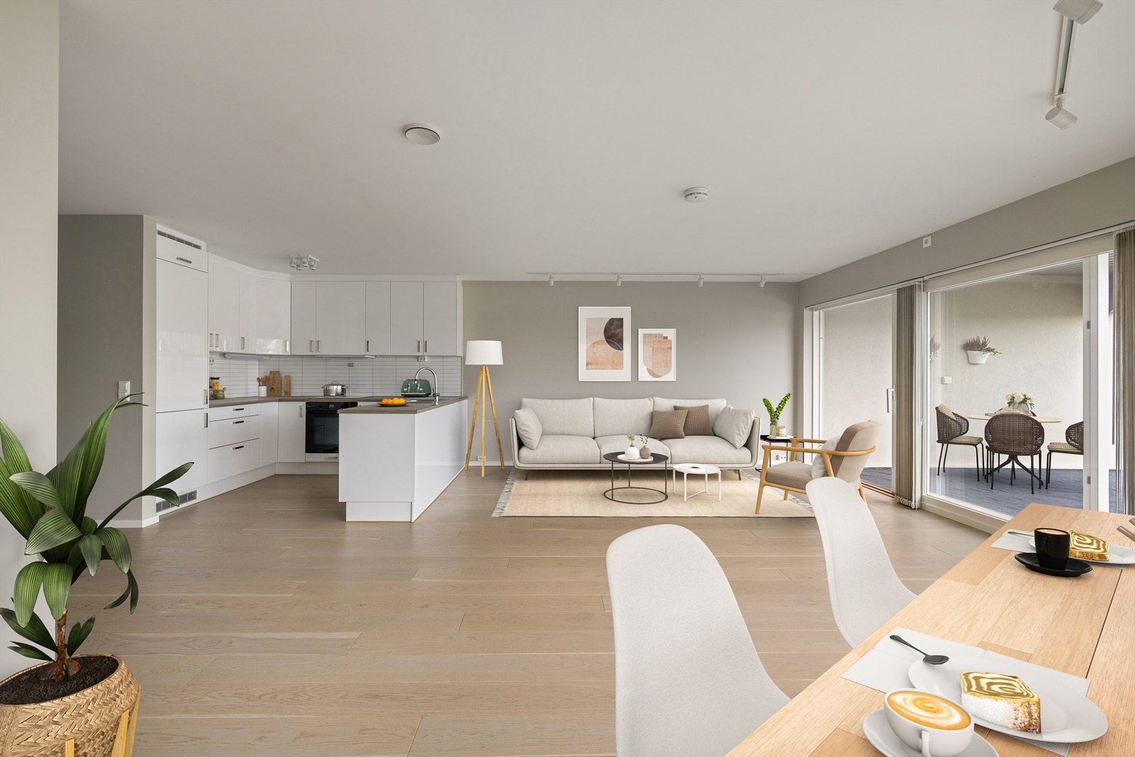 Leiligheten ble oppført i 2016 med moderne standard for byggeåret. Vegger og himlinger er helsparklet og malt i løpet av de seneste årene. Her kan du flytte rett inn! Galleribilde