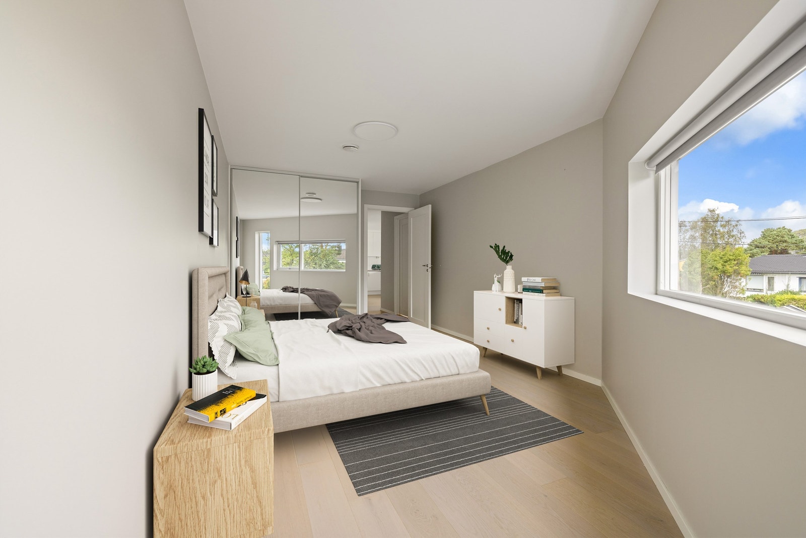 Praktisk skyvedørsgarderobe er installert i begge soverom. Galleribilde