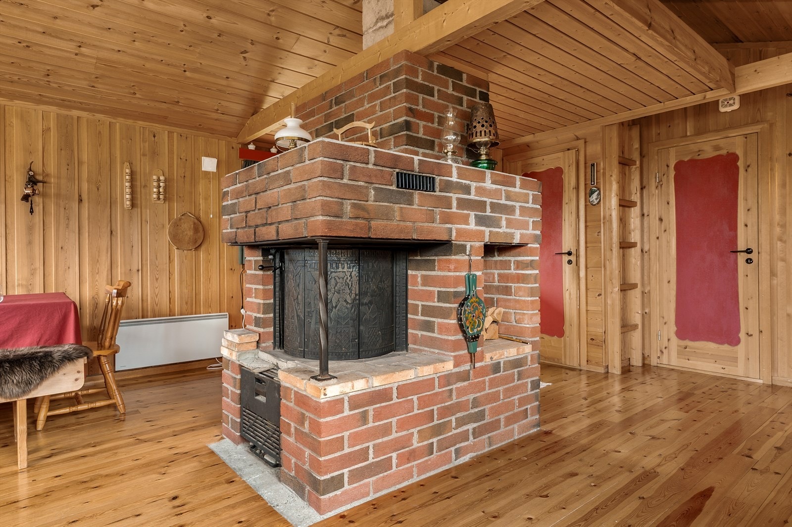 To av soverommene har adkomst fra stua. Galleribilde