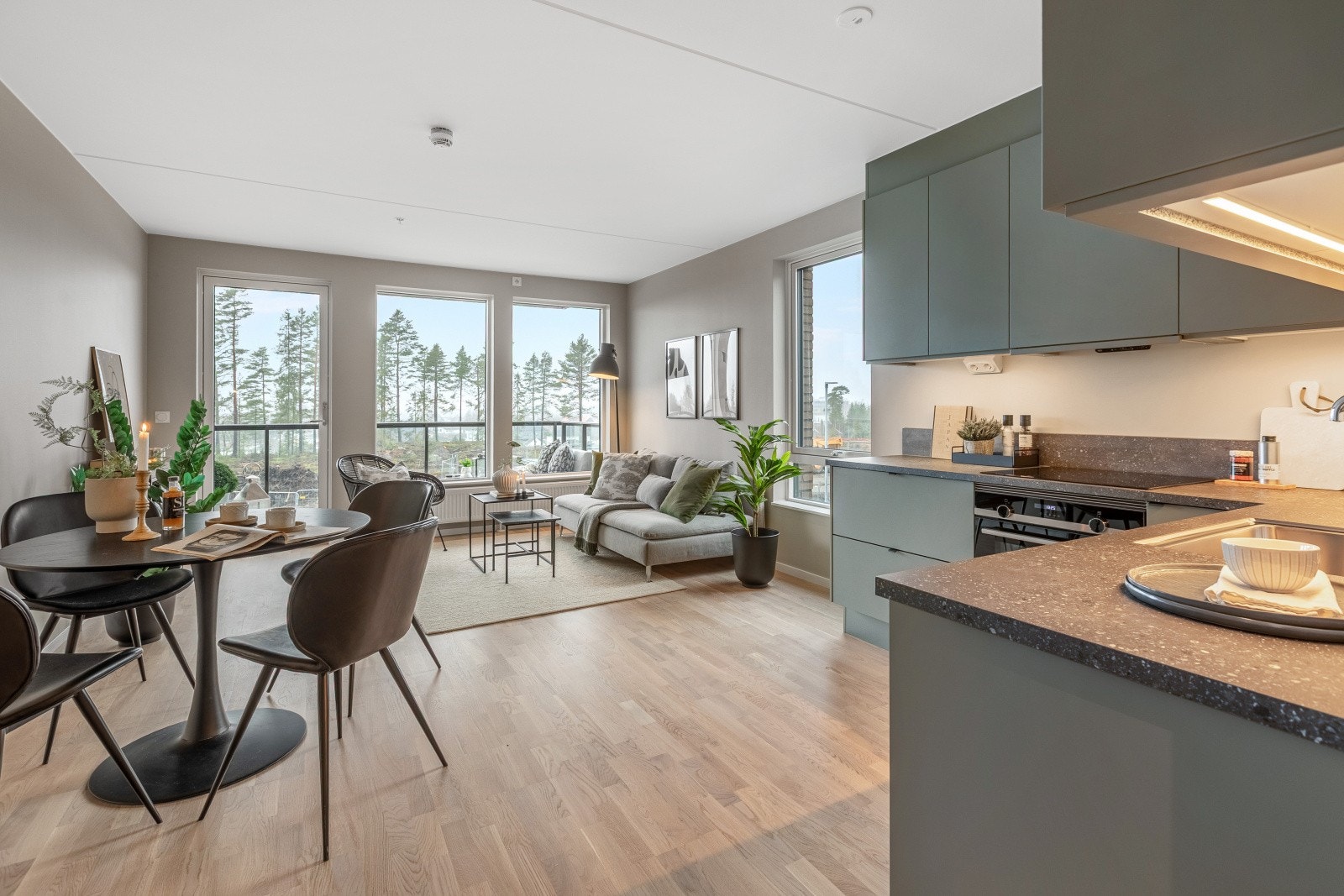 DNB Eiendom v/ Johanna Wenngren presenterer Steindansen 65 - en ny, ubebodd 3-roms leilighet i et nytt boligprosjekt rett utenfor Jessheim sentrum. Leiligheten tilbyr stilfull design og funksjonalitet. Galleribilde