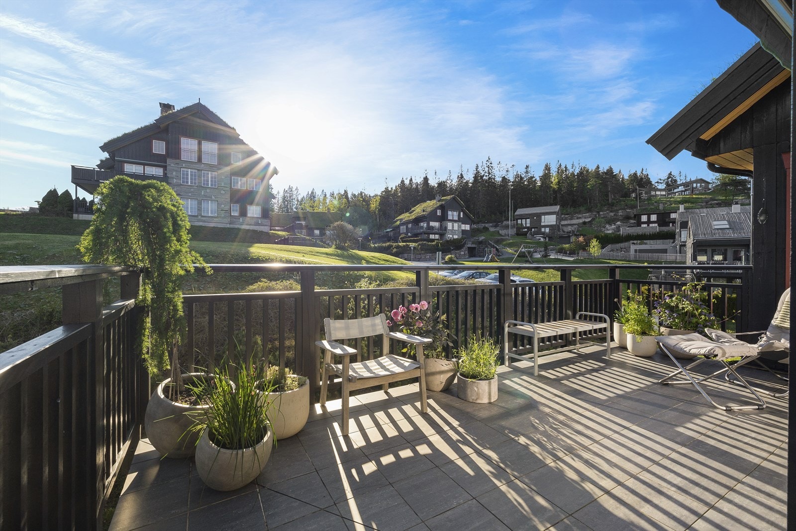 Solrik flislagt balkong på ca. 22 kvm Galleribilde