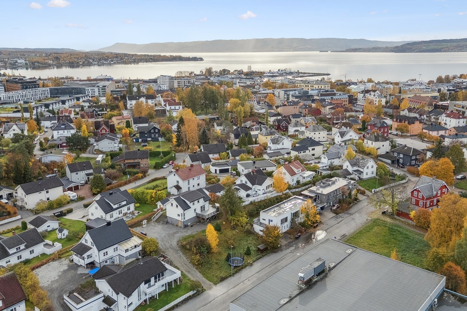 Kort vei til nærbutikk, skoler og barnehager. Galleribilde