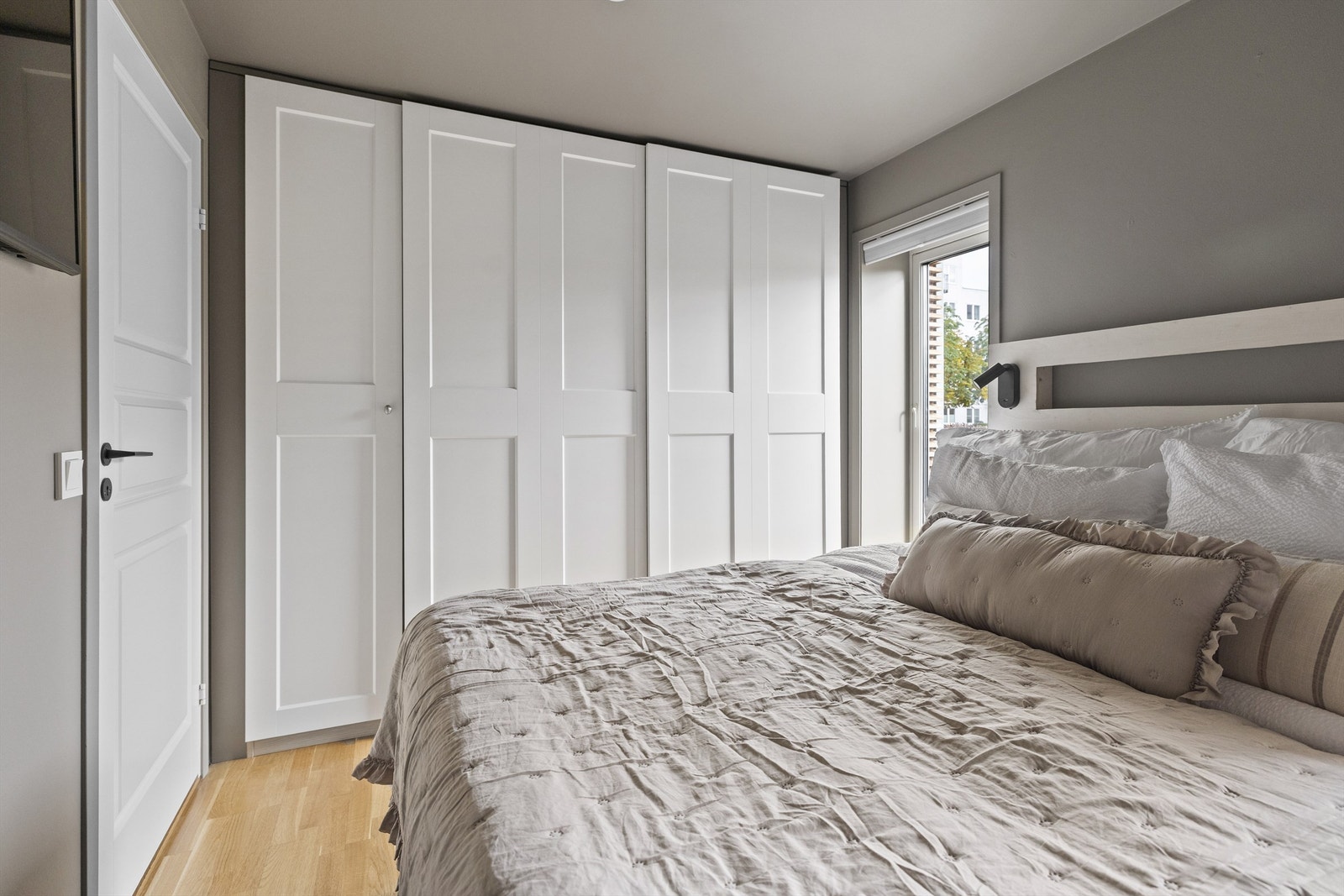 Innebygd garderobeskap Galleribilde