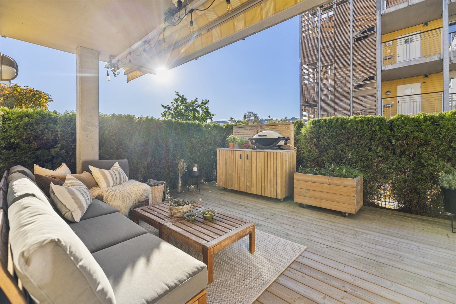 Solrik markterrasse på 27 m² Galleribilde