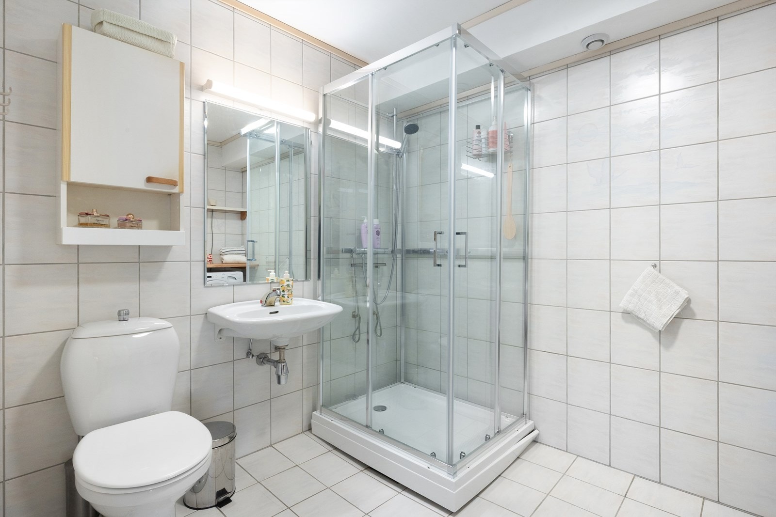 Flislagt bad med varmekabler i gulv. Galleribilde