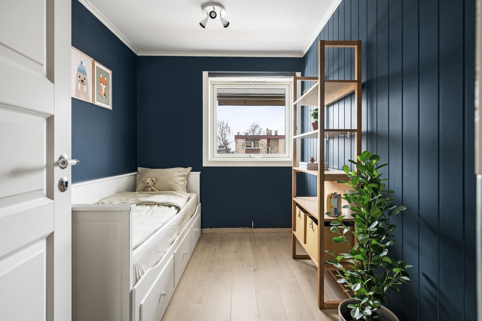 Ypperlig som barnerom, gjesterom eller hjemmekontor. Galleribilde