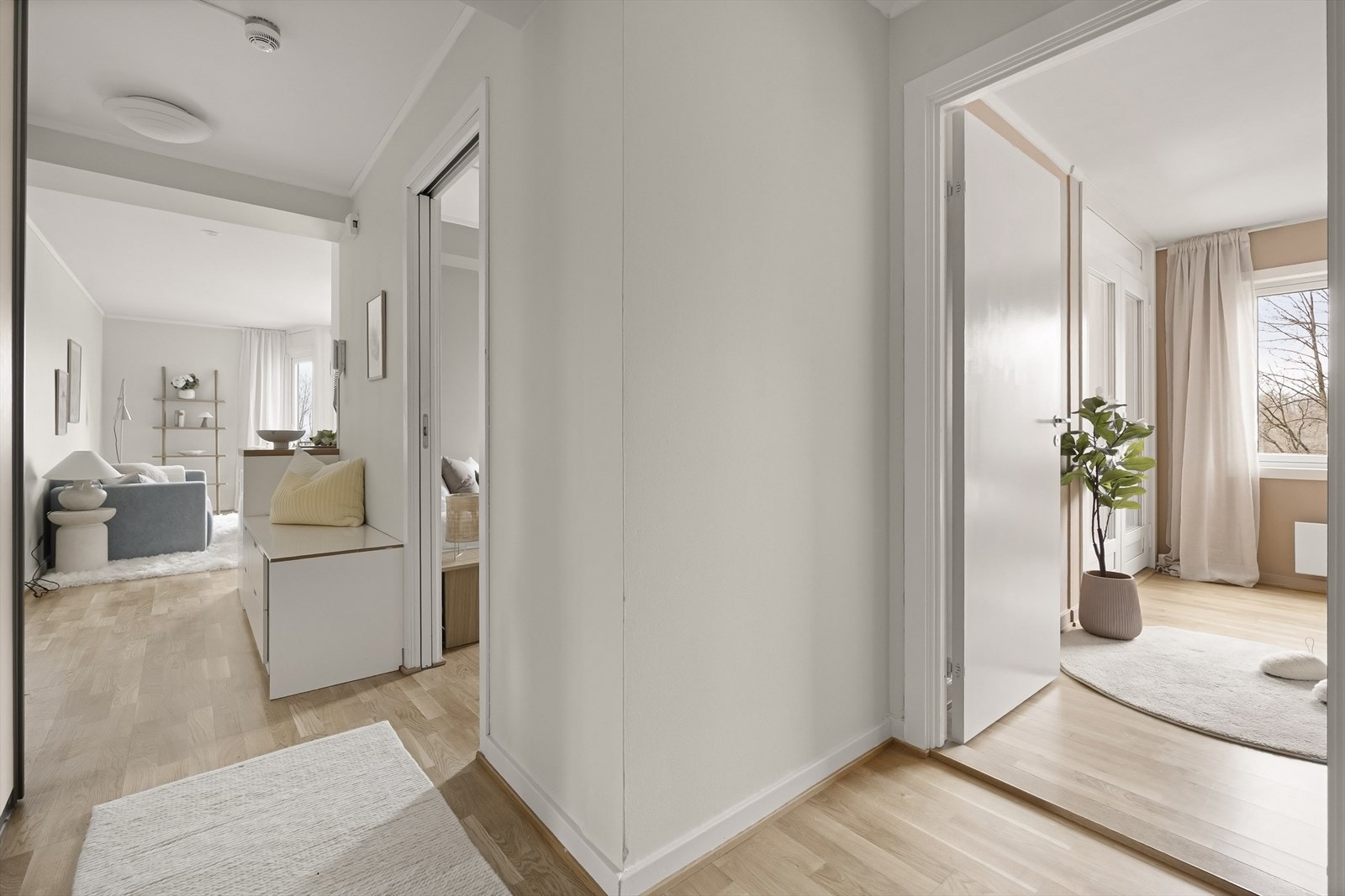 Gjennomgående parkettgulv. Galleribilde