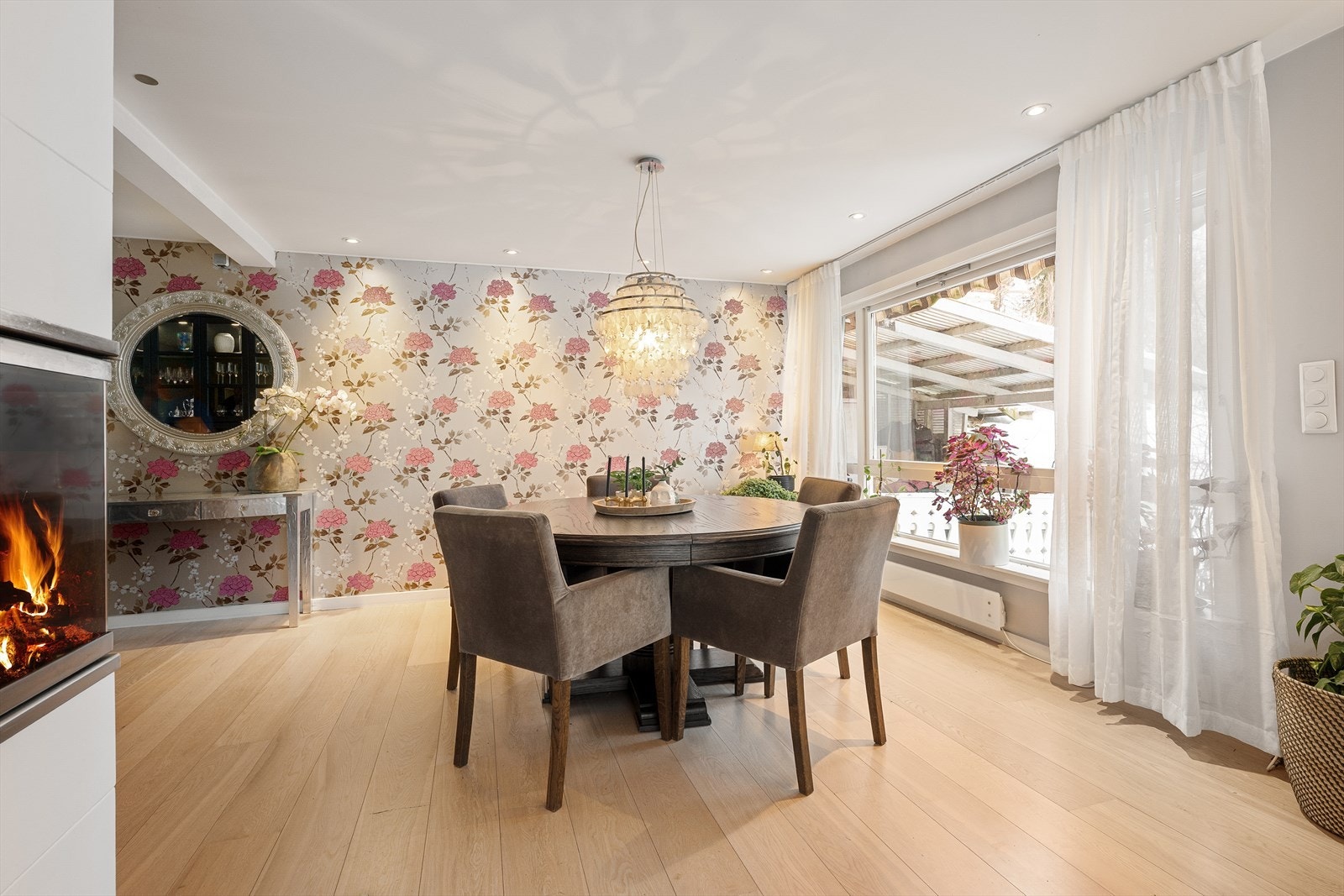 Her er det god plass til hyggelige sammenkomster med familie og venner Galleribilde