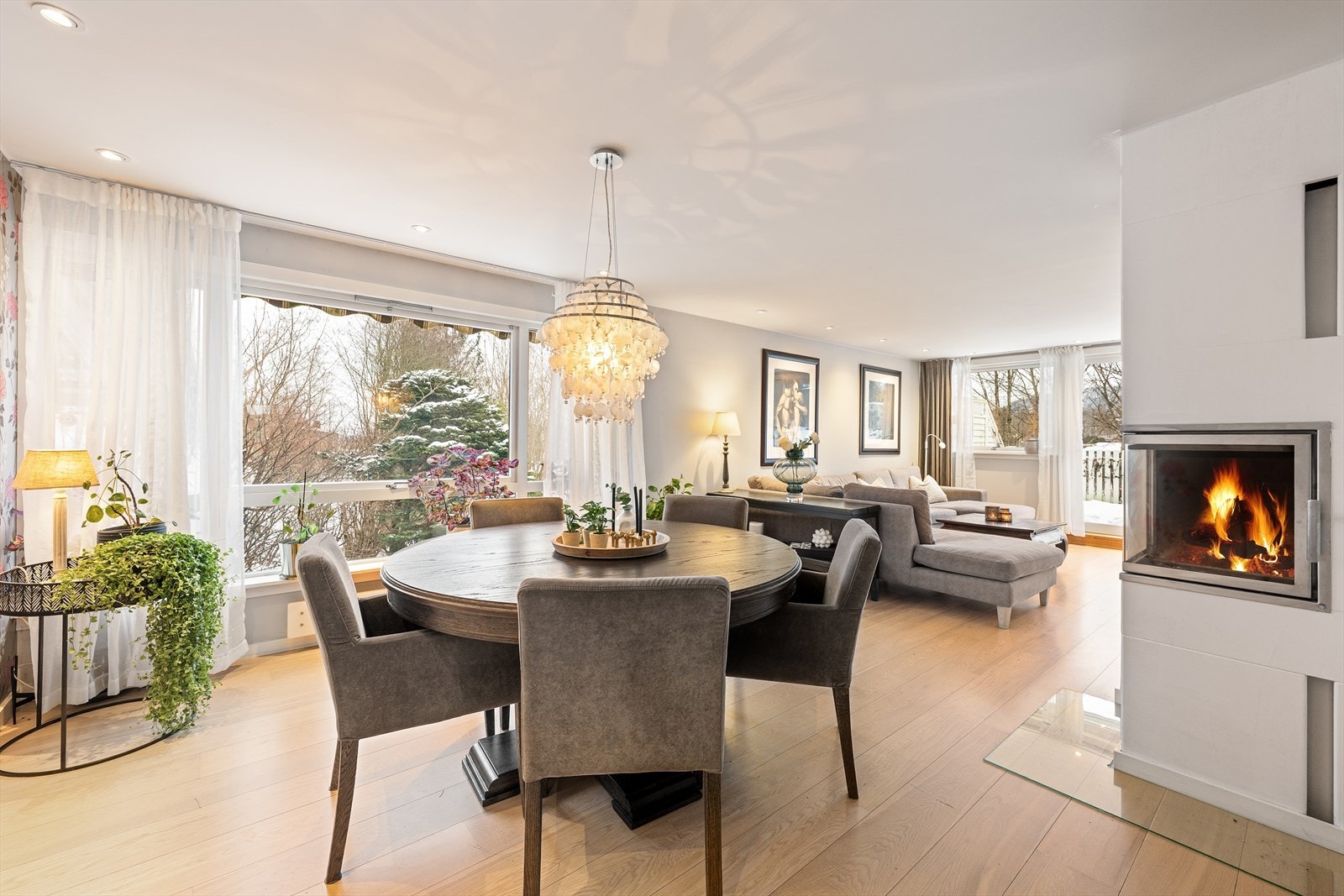 Leiligheten ligger i 1. etasje og har utgang fra stue til terrasse, samt egen hageterrasse Galleribilde