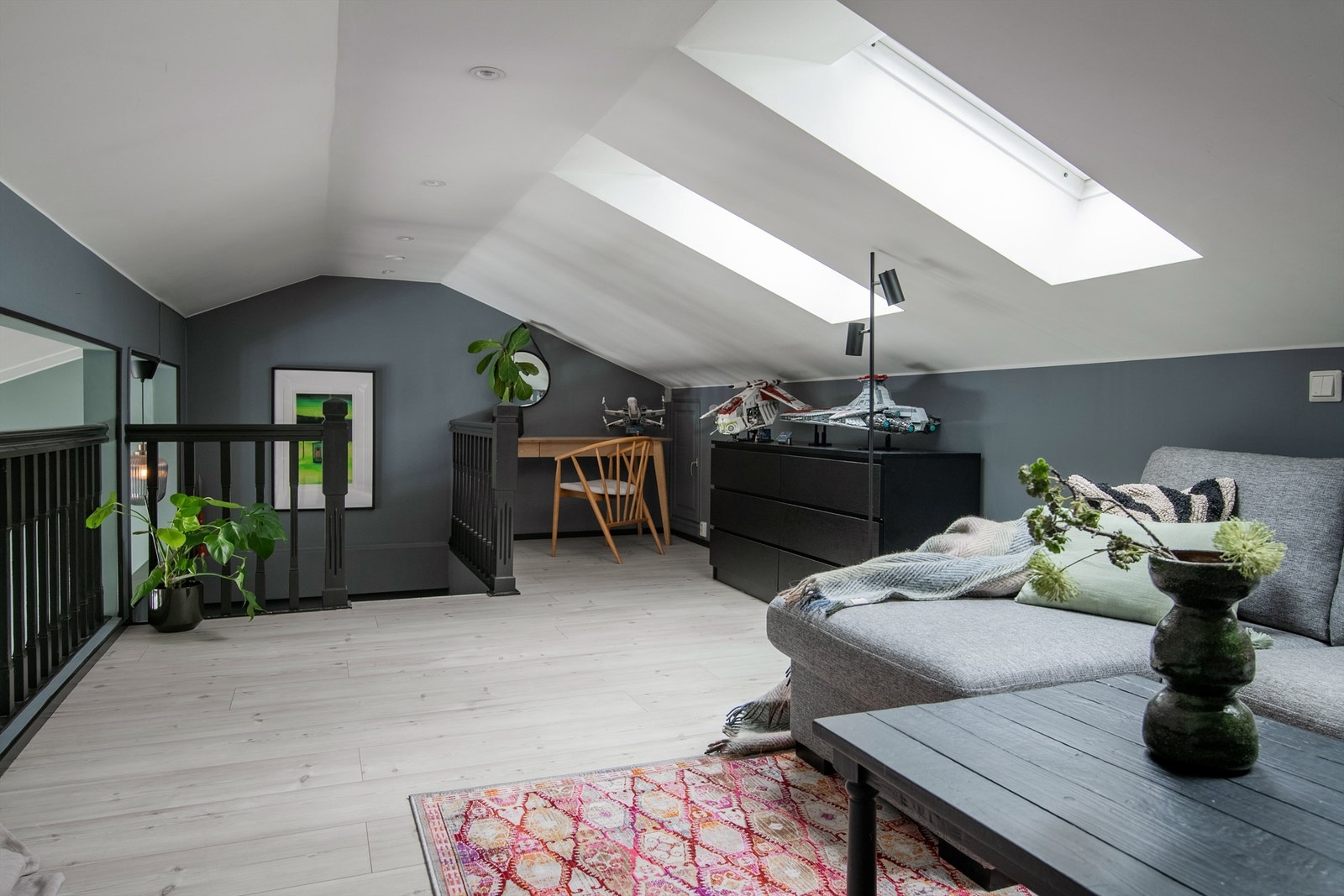 Loftstuen har fin plass til hjemmekontor (Ikke godkjent for varig opphold). Galleribilde