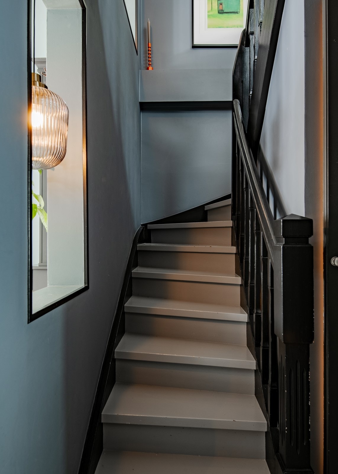 Trappen mot loftstuen. Galleribilde