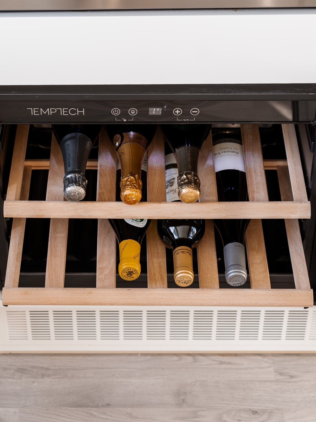 Et integrert vinskap gir det lille ekstra for den vininteresserte. Galleribilde