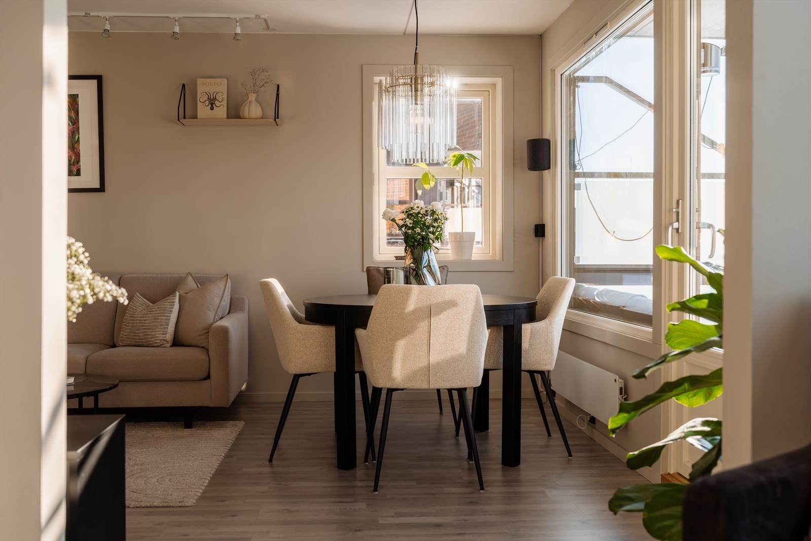 Her er det god plass for hyggelige måltider med familie og venner. Galleribilde