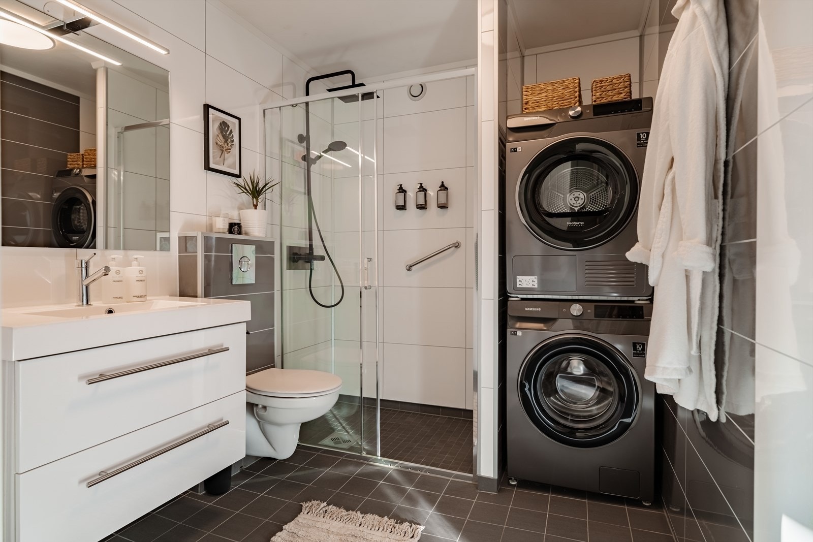 Badet ble totalrenovert i 2016 av Borg Entreprenør AS og har en moderne utforming. Galleribilde