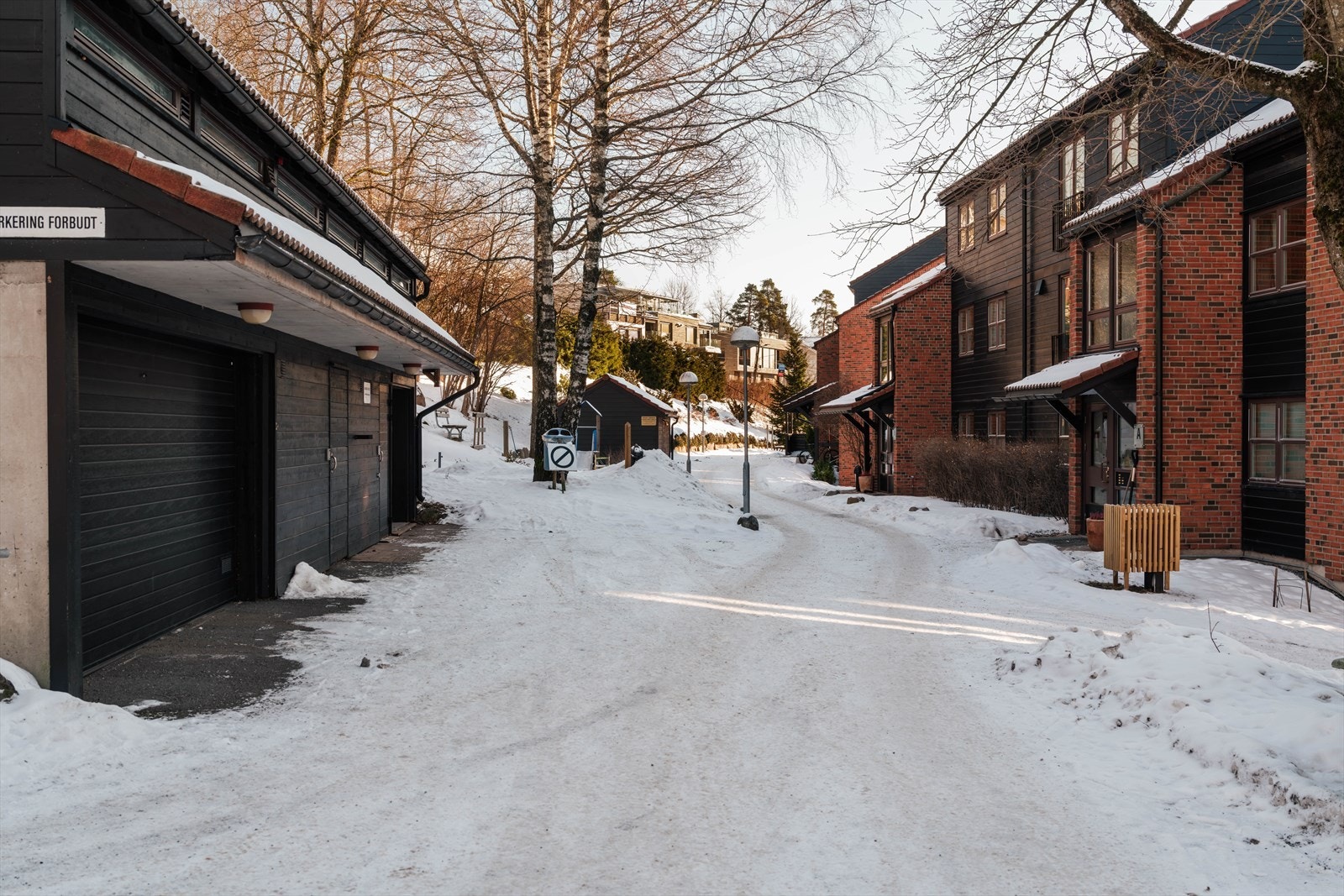 Hverdagslogistikken er enkel med kort vei til både barnehager, skoler og butikker. Galleribilde