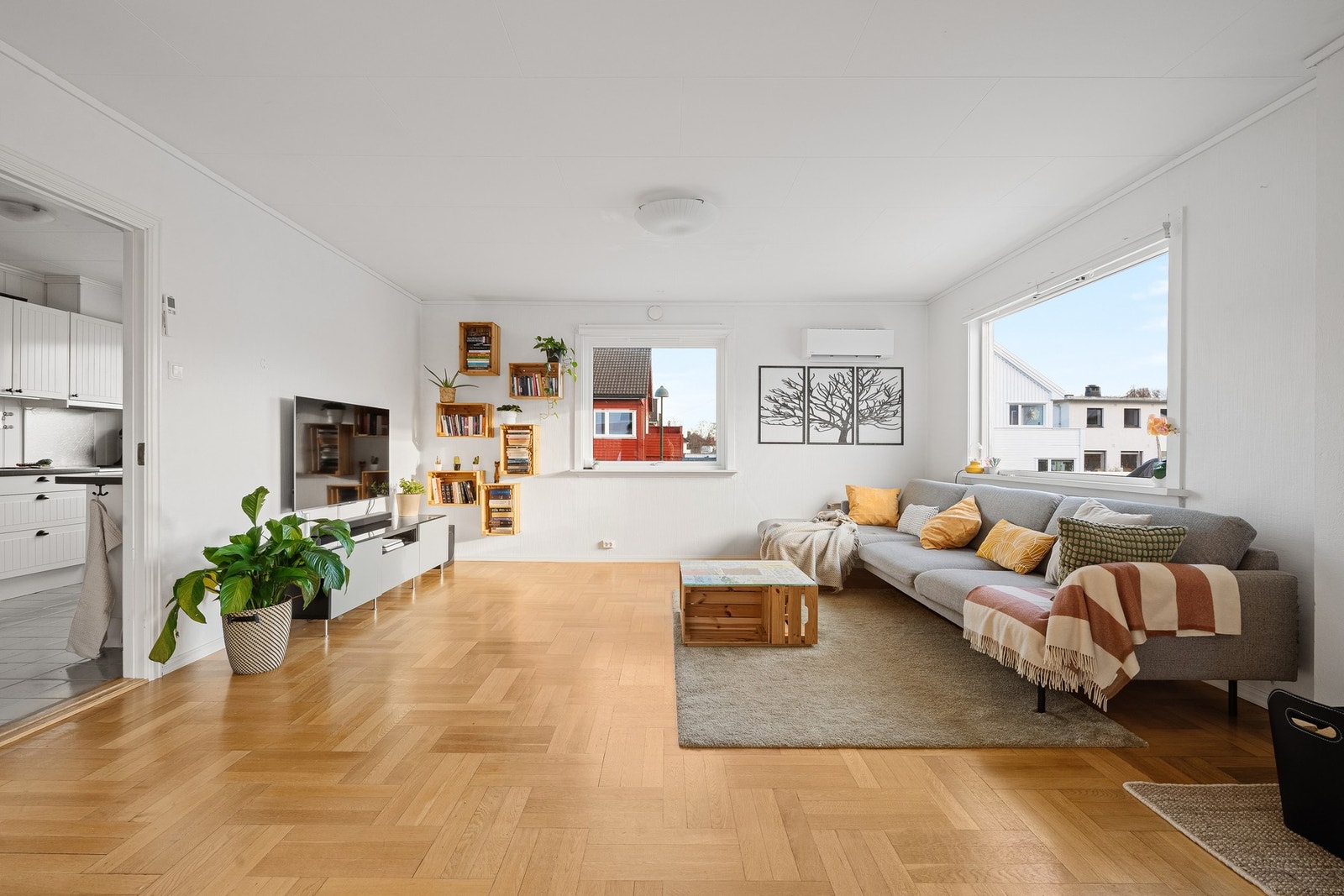 Varmepumpen i stuen er fra 2023. Galleribilde