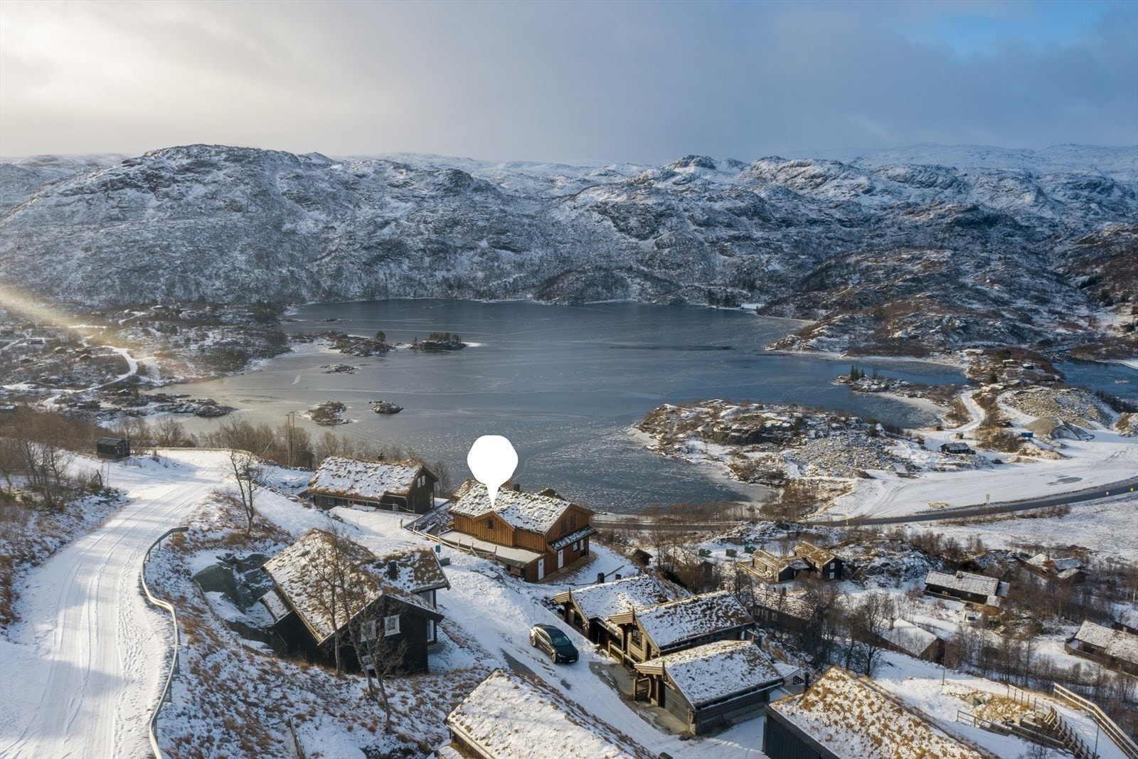Spektakulær utsiktsbeliggenhet, ca. 898 m.o.h på Listøy/Vågslid, omkranset av vakker fjellnatur Galleribilde