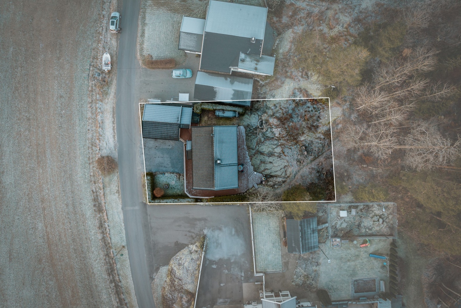 Eiendommen sett ovenfra med omtrentlig tomtegrense. Galleribilde