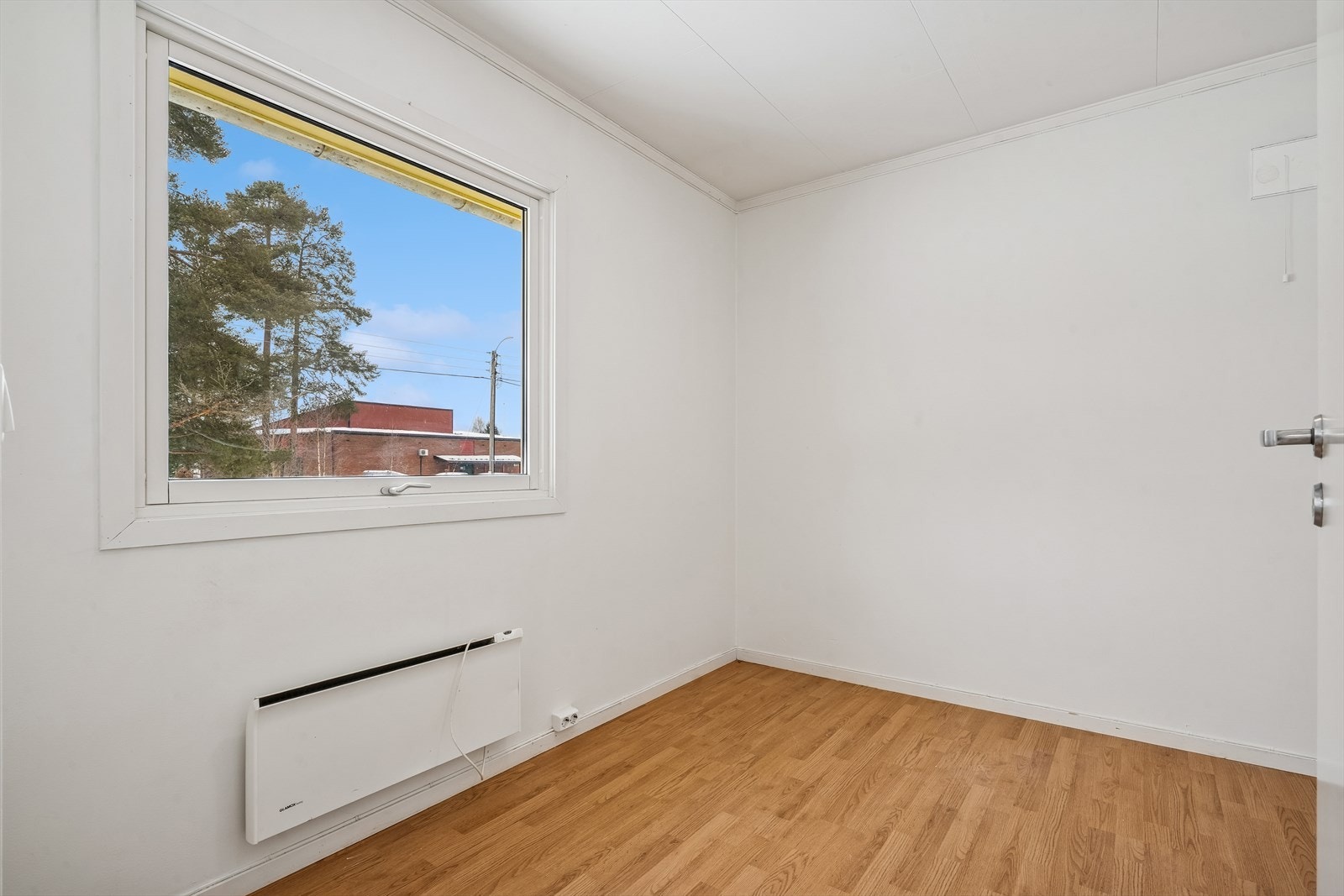 Det andre soverommet er lyst og enkelt å møblere. Galleribilde