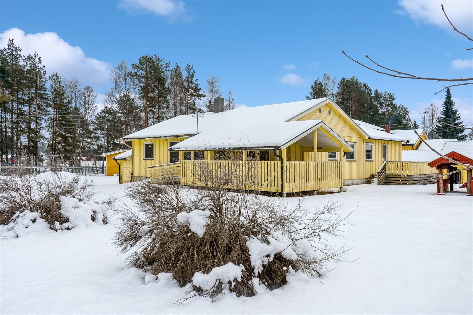 Eiendommen har en meget god beliggenhet på Magnor, med kort vei til sentrum. Galleribilde