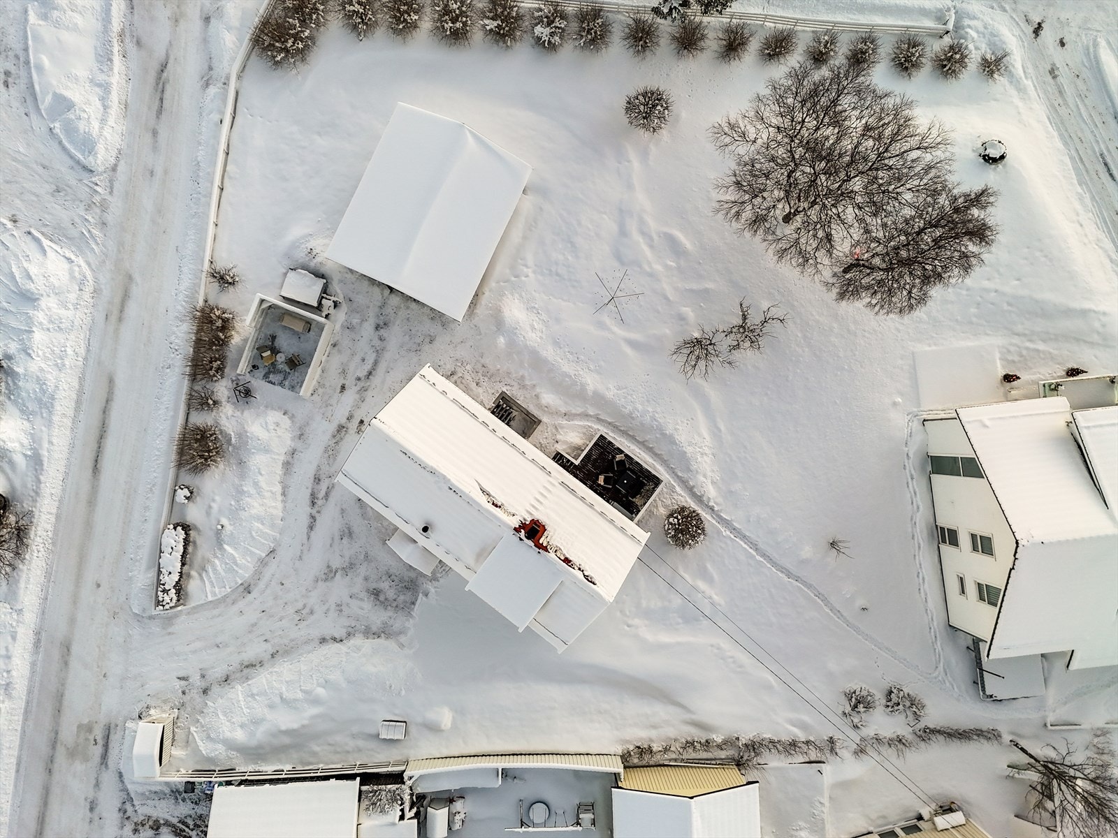 Stor og solrik tomt på 1 387 m² Galleribilde