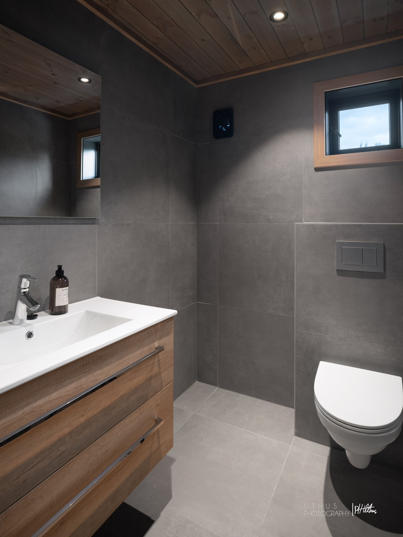 Toalettrommet med god plass. Galleribilde