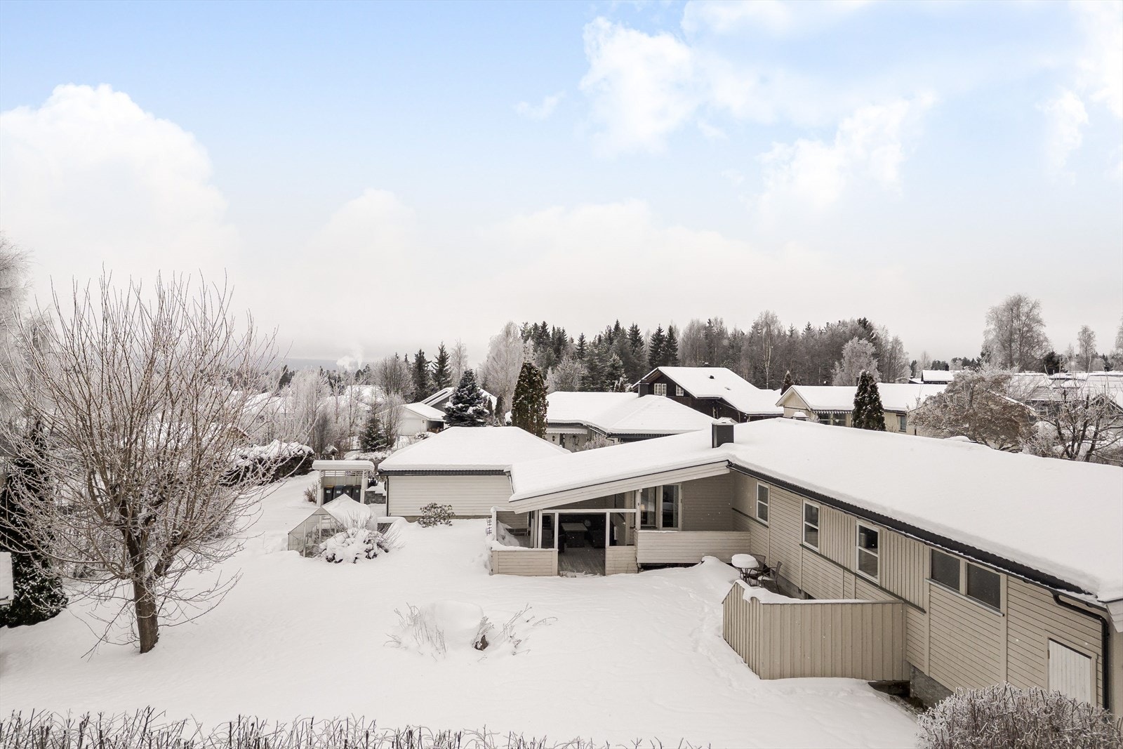 Fra boligen er det gangavstand til både barnehage, barneskole og dagligvarebutikker. Galleribilde