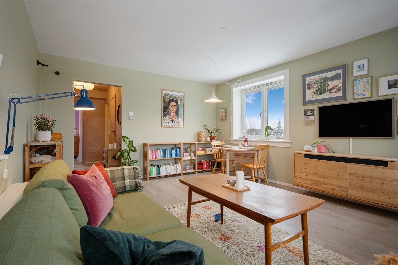 Lokalmegler Ilaf Hamad ønsker deg velkommen til Christoffer Hellums Vei 34! Galleribilde