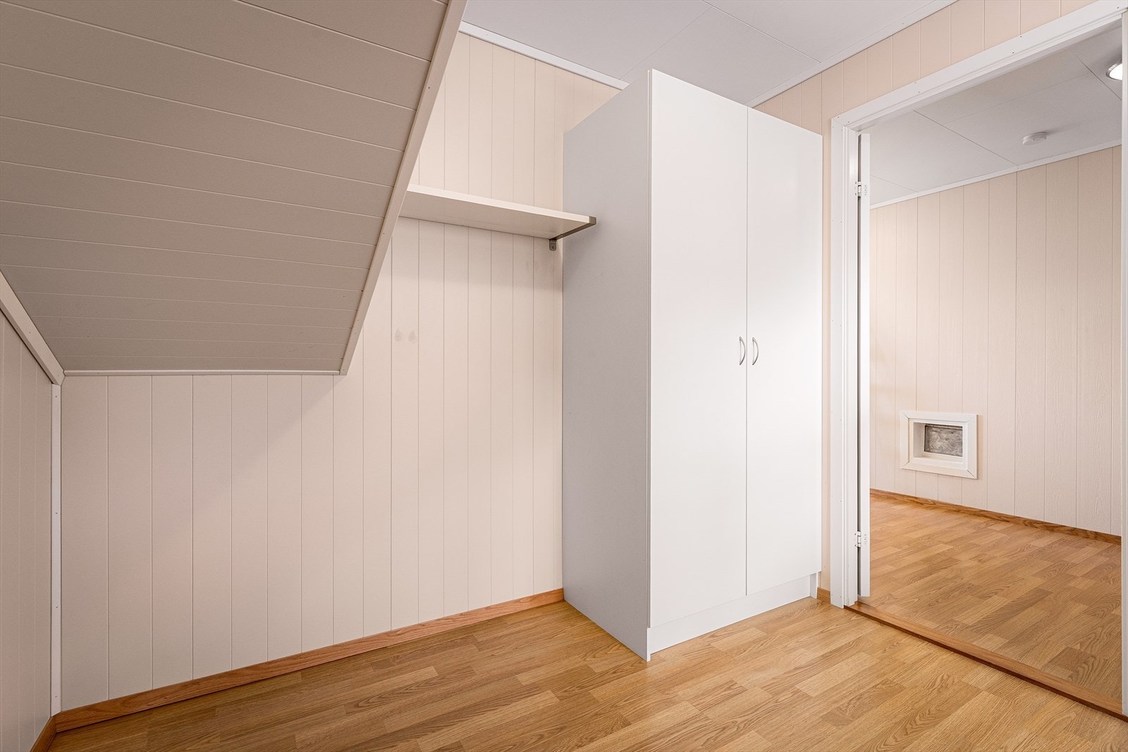 Soverom ved inngangsparti Galleribilde